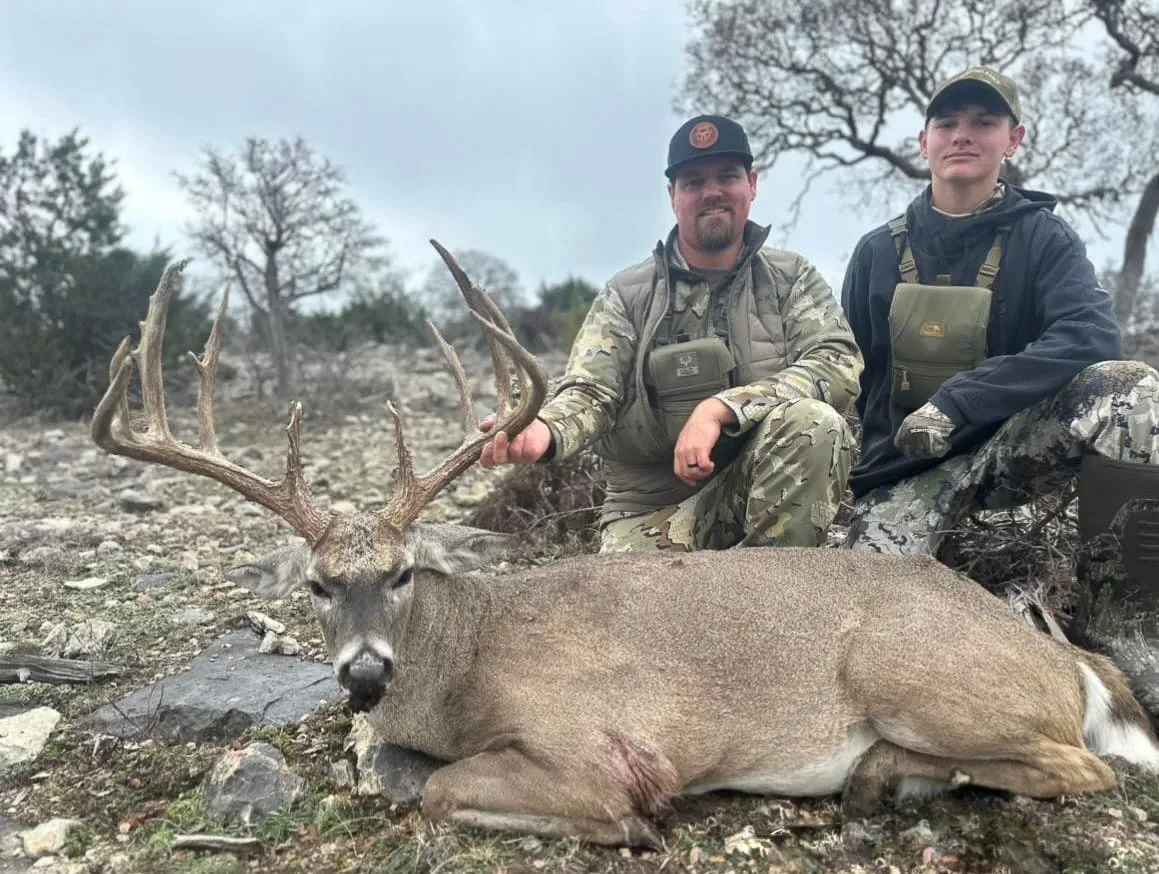 2 on 1 Guided Mule Deer Hunt — photo 2